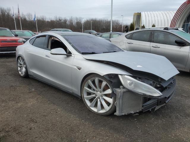 5YJSA1CP1DFP21116 - 2013 TESLA MODEL S Արծաթագույն լուսանկար 4