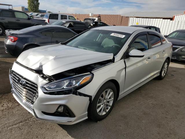 5NPE24AF7KH753069 - 2019 HYUNDAI SONATA SE SILVER photo 1