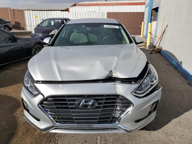 5NPE24AF7KH753069 - 2019 HYUNDAI SONATA SE SILVER photo 5