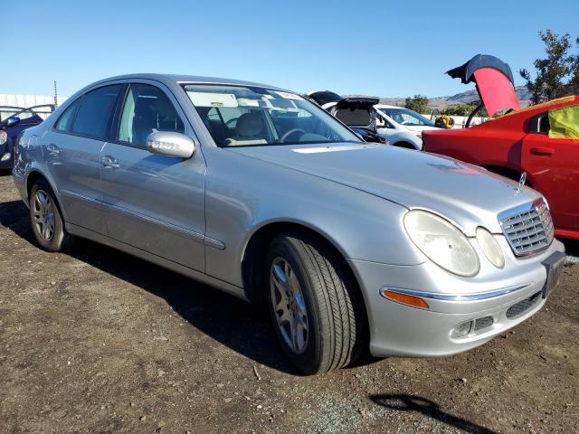 WDBUF65J65A716065 - 2005 MERCEDES-BENZ E 320 SILVER photo 4