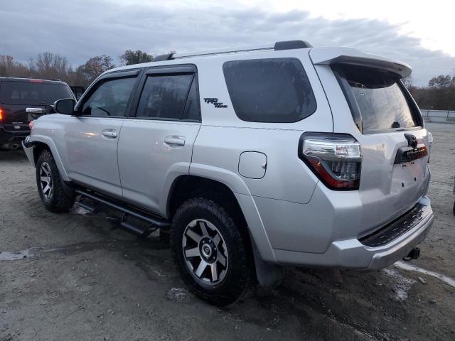 JTEBU5JR7J5567202 - 2018 TOYOTA 4RUNNER SR5/SR5 PREMIUM ვერცხლისფერი ფოტო 2