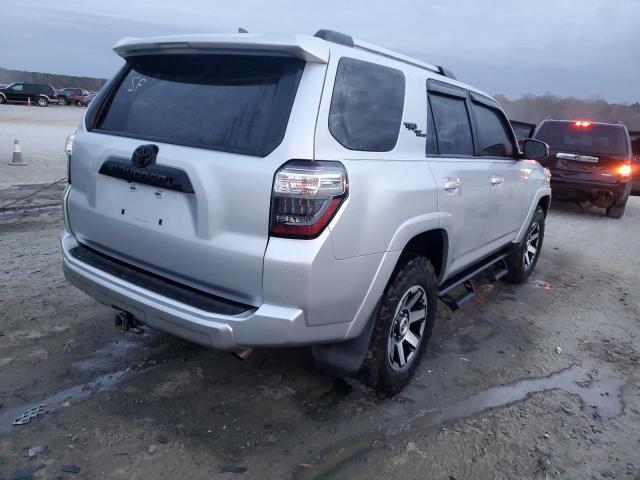 JTEBU5JR7J5567202 - 2018 TOYOTA 4RUNNER SR5/SR5 PREMIUM ვერცხლისფერი ფოტო 3