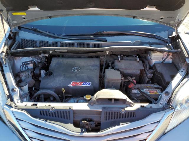 5TDKK3DC5FS667631 - 2015 TOYOTA SIENNA LE SILVER photo 12