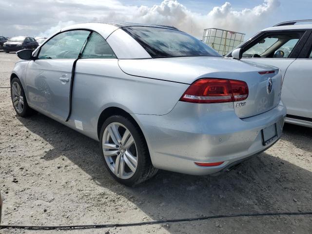 WVWFW8AH7EV005993 - 2014 VOLKSWAGEN EOS LUX SILVER photo 2