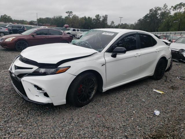 4T1G11AK3PU785999 - 2023 TOYOTA CAMRY SE NIGHT SHADE WHITE photo 1