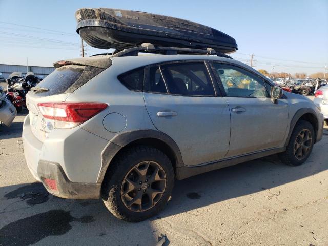 JF2GTAAC4JH263911 - 2018 SUBARU CROSSTREK BLUE photo 3