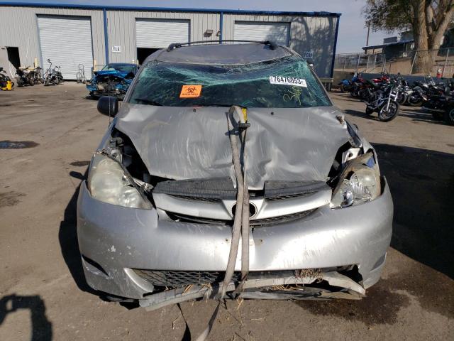 5TDZK23CX8S199540 - 2008 TOYOTA SIENNA CE SILVER photo 5