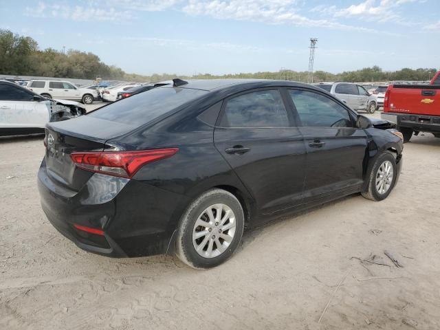 3KPC24A30JE029501 - 2018 HYUNDAI ACCENT SE BLACK photo 3