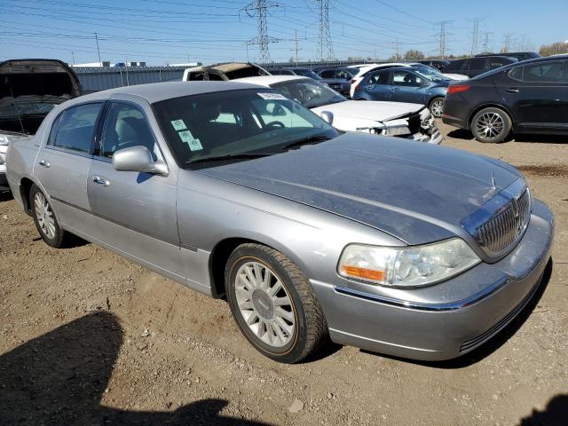 1LNHM81W04Y674645 - 2004 LINCOLN TOWN CAR EXECUTIVE SILVER photo 4
