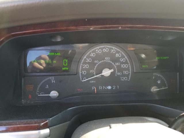 1LNHM81W04Y674645 - 2004 LINCOLN TOWN CAR EXECUTIVE SILVER photo 9