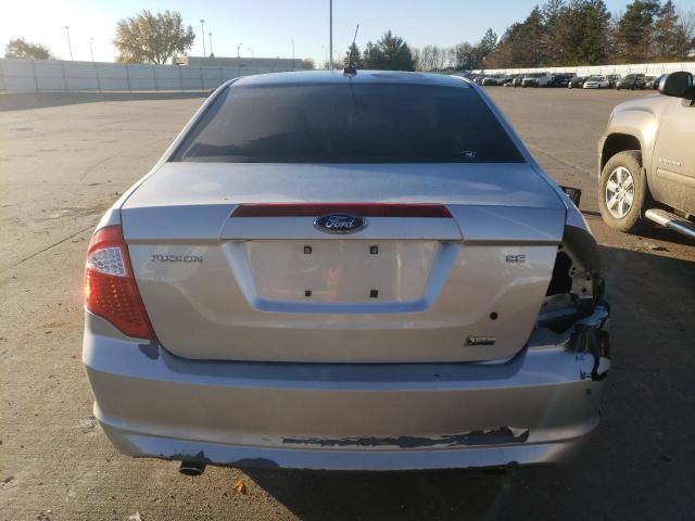 3FAHP0HG2AR103556 - 2010 FORD FUSION SE SILVER photo 6