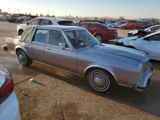 1C3BF66P4JW158021 - 1988 CHRYSLER FIFTH AVEN ვერცხლისფერი ფოტო 4