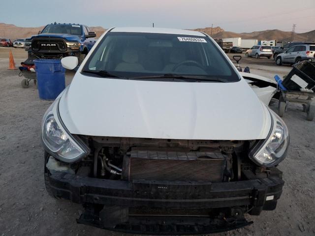 KMHCT5AE4HU325777 - 2017 HYUNDAI ACCENT SE WHITE photo 5