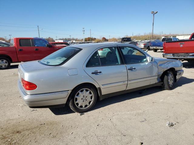 WDBJF82H7XX022470 - 1999 MERCEDES-BENZ E 320 4MATIC SILVER photo 3