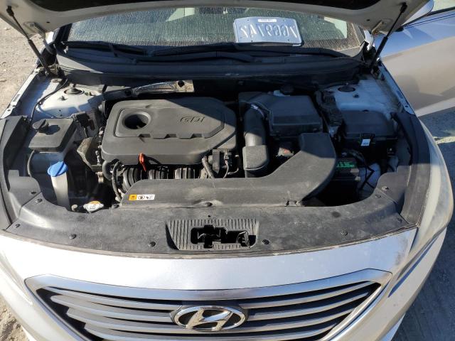 5NPE24AF2FH259353 - 2015 HYUNDAI SONATA SE SILVER photo 11