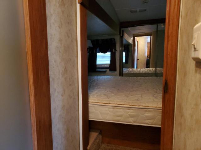 4YDF36627A4702479 - 2010 KEYSTONE MONTANA 白色 照片 5