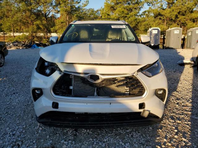 5TDGZRAH8NS555988 - 2022 TOYOTA HIGHLANDER XLE WHITE photo 5