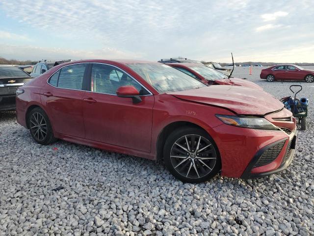 4T1G11AK5MU428092 - 2021 TOYOTA CAMRY SE RED photo 4