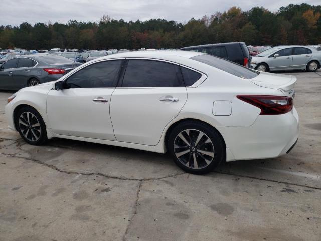 1N4AL3AP0HN311246 - 2017 NISSAN ALTIMA 2.5 WHITE photo 2