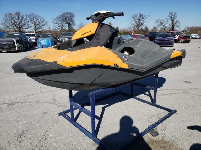 YDV13813E414 - 2014 BOMBARDIER SEADOO ORANGE photo 2