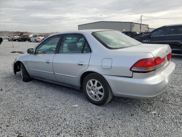 1HGCG56762A048482 - 2002 HONDA ACCORD SE SILVER photo 2