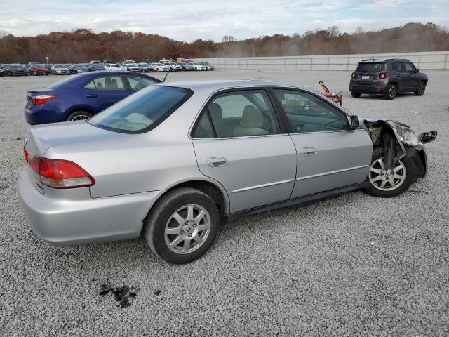 1HGCG56762A048482 - 2002 HONDA ACCORD SE SILVER photo 3