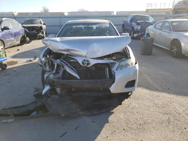 4T1BF3EK4BU643185 - 2011 TOYOTA CAMRY BASE SILVER photo 5