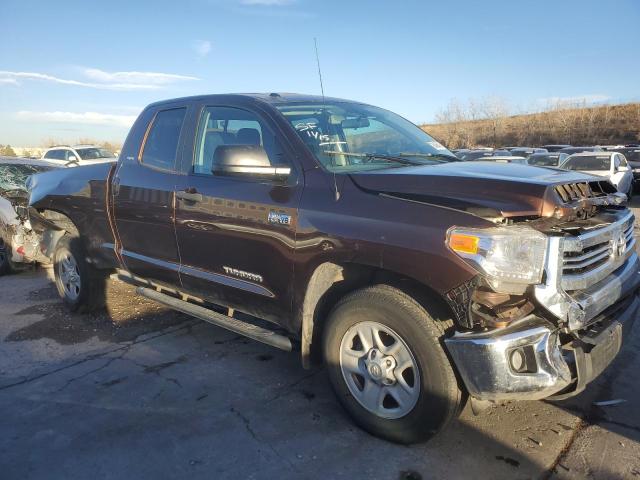 5TFUW5F17HX660259 - 2017 TOYOTA TUNDRA DOUBLE CAB SR/SR5 BROWN photo 4