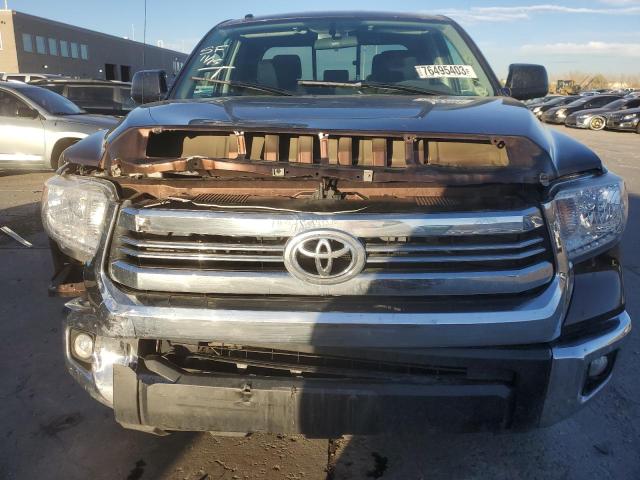 5TFUW5F17HX660259 - 2017 TOYOTA TUNDRA DOUBLE CAB SR/SR5 BROWN photo 5