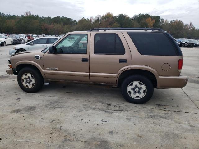 1GNDT13X34K157983 - 2004 CHEVROLET BLAZER BROWN photo 2