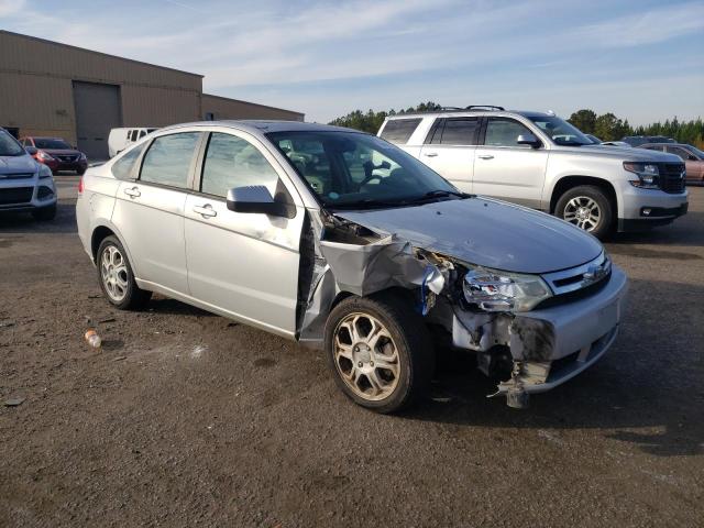 1FAHP35N48W132892 - 2008 FORD FOCUS SE SILVER photo 4