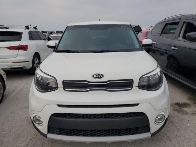 KNDJP3A59K7019636 - 2019 KIA SOUL + WHITE photo 5