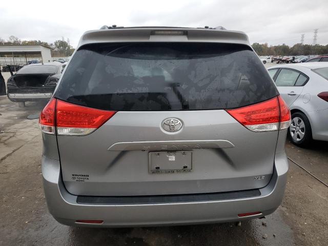 5TDYK3DC2DS351448 - 2013 TOYOTA SIENNA XLE SILVER photo 6