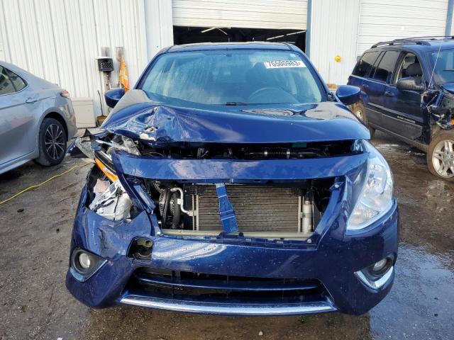 3N1CN7AP3JL844253 - 2018 NISSAN VERSA S BLUE photo 5