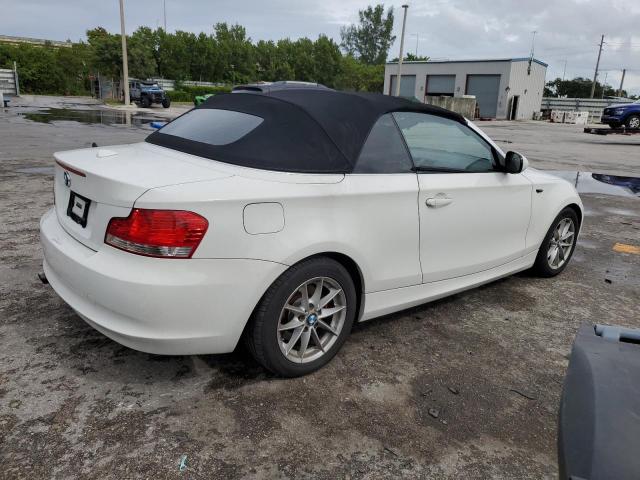 WBAUN1C56AVH82101 - 2010 BMW 128 I WHITE photo 3