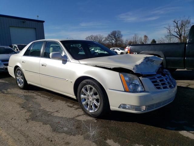 1G6KD57Y78U211080 - 2008 CADILLAC DTS WHITE photo 4