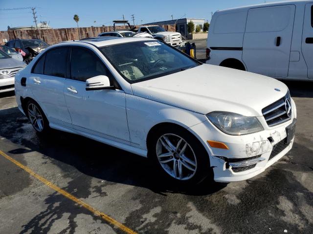 WDDGF4HB6EA950235 - 2014 MERCEDES-BENZ C 250 WHITE photo 4