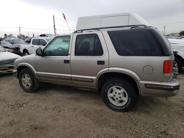 1GNDT13W4W2169571 - 1998 CHEVROLET BLAZER TAN photo 2