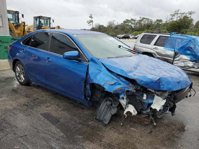 4T1BF1FK7HU626389 - 2017 TOYOTA CAMRY LE BLUE photo 4