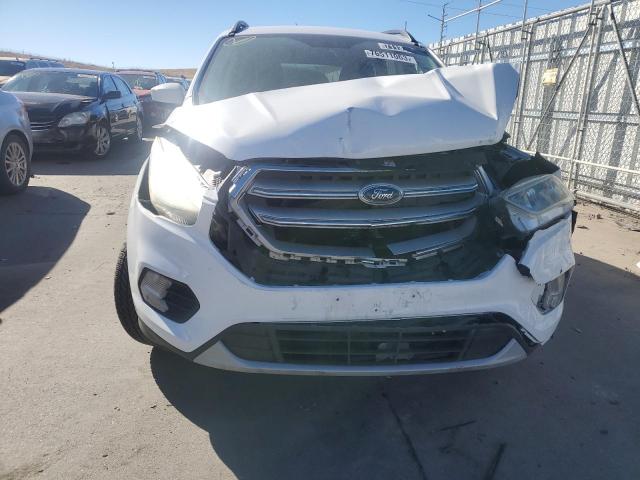 1FMCU9GD7JUA12392 - 2018 FORD ESCAPE SE WHITE photo 5