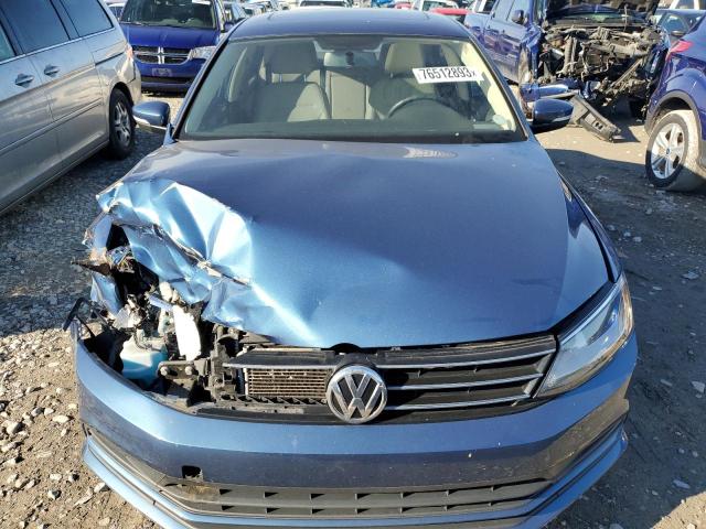 3VWD67AJ4GM395482 - 2016 VOLKSWAGEN JETTA SE BLUE photo 5