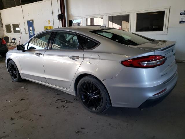 3FA6P0HD5KR229232 - 2019 FORD FUSION SE SILVER photo 2