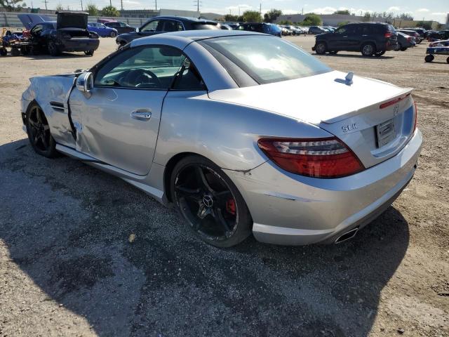 WDDPK4HA4EF080927 - 2014 MERCEDES-BENZ SLK 250 SILVER photo 2