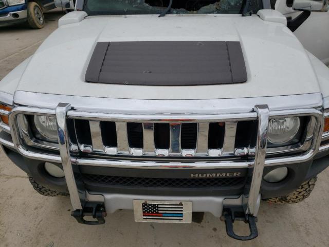 5GTEN13E288149939 - 2008 HUMMER H3 WHITE photo 12