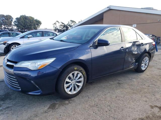 4T4BF1FK7FR503047 - 2015 TOYOTA CAMRY LE BLUE photo 1