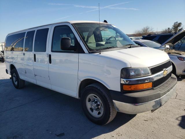 1GAZGPFG6G1165855 - 2016 CHEVROLET EXPRESS G3 LT WHITE photo 4