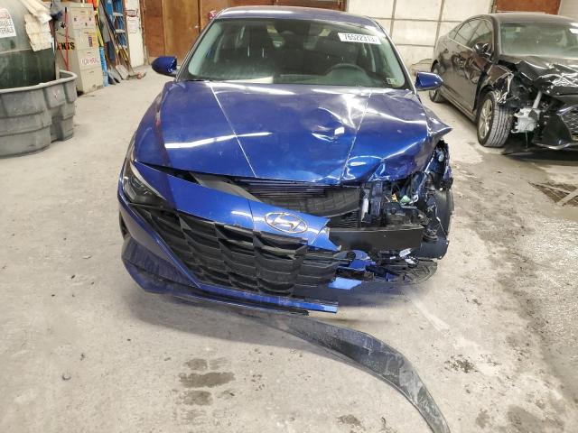 5NPLL4AG5MH011284 - 2021 HYUNDAI ELANTRA SE BLUE photo 5