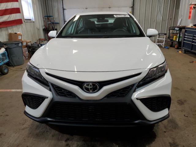 4T1G11AK6PU133359 - 2023 TOYOTA CAMRY SE NIGHT SHADE WHITE photo 5
