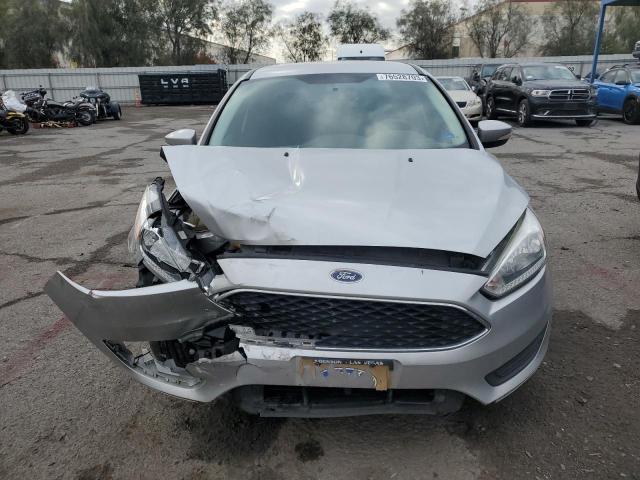 1FADP3F27GL306389 - 2016 FORD FOCUS SE SILVER photo 5