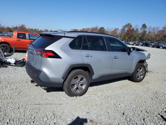 2T3RWRFV2NW139000 - 2022 TOYOTA RAV4 XLE SILVER photo 3